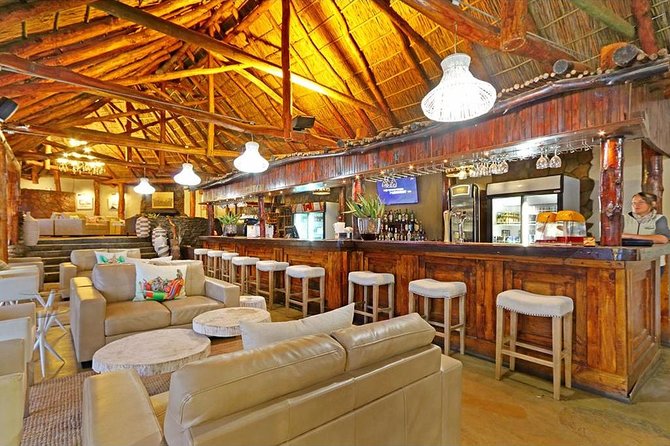 3 Day Luxury Aquila Private Game Reserve - Day 1: Welcome Drinks, a Full Lunch, and Your First Safari Drive