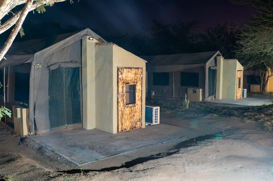 4 Day Dumela Tented Camp Safari - Getting there from OR Tambo, then straight into safari mode