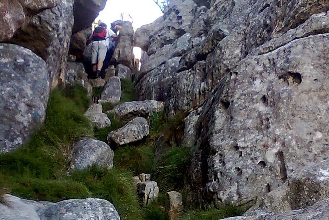 An exciting scramble on Table Mountain - Your guide and the small-group advantage