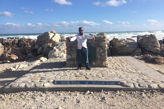 Cape Agulhas,, Where the 2 oceans meet - From V&A Waterfront to Somerset West Cheetah Outreach, A First Stop That Breaks the Drive