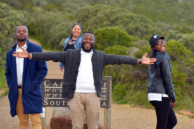 Cape Peninsula Private Tour with entrance fees to Cape of Good Hope and Penguins - Hout Bay fishing harbour: seals, fish and chips, and sea reality