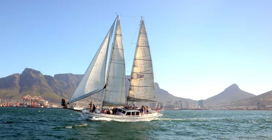 Cape Town: 1-Hour Pre-Sunset Champagne Cruise - Weather and Comfort: Cape Town Wind Is Real