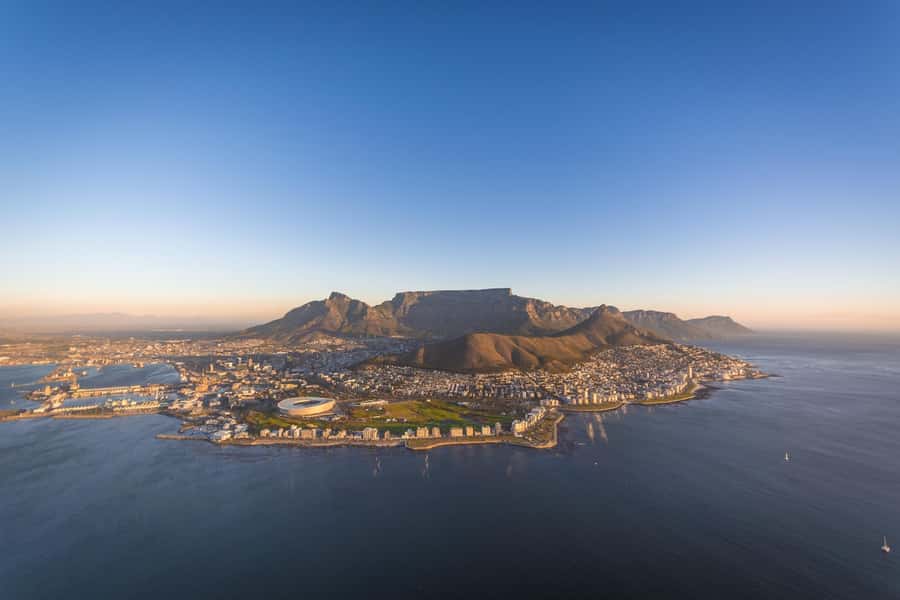 Cape Town: 20-Minute Helicopter Flight and Free Harbour Tour - Practical tips for a smooth flight day (and better photos)
