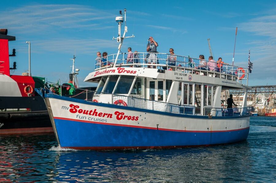 Cape Town: 30 Minute Harbour Boat Cruise with Seal Watching - The harbour commentary: why the story makes the cruise better