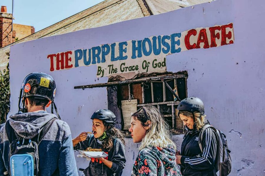 Cape Town: bicycle or E-scooter History Tour with Coffee - Key highlights at a glance