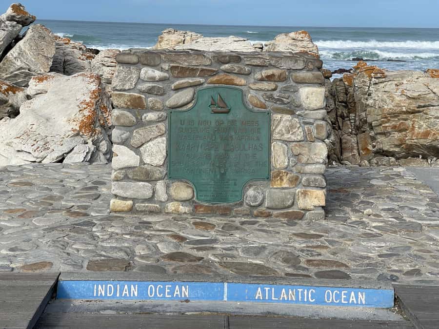 Cape Town: Cape Agulhas and Stony Point Penguin Tour - The big idea: reaching the meeting of oceans in one day