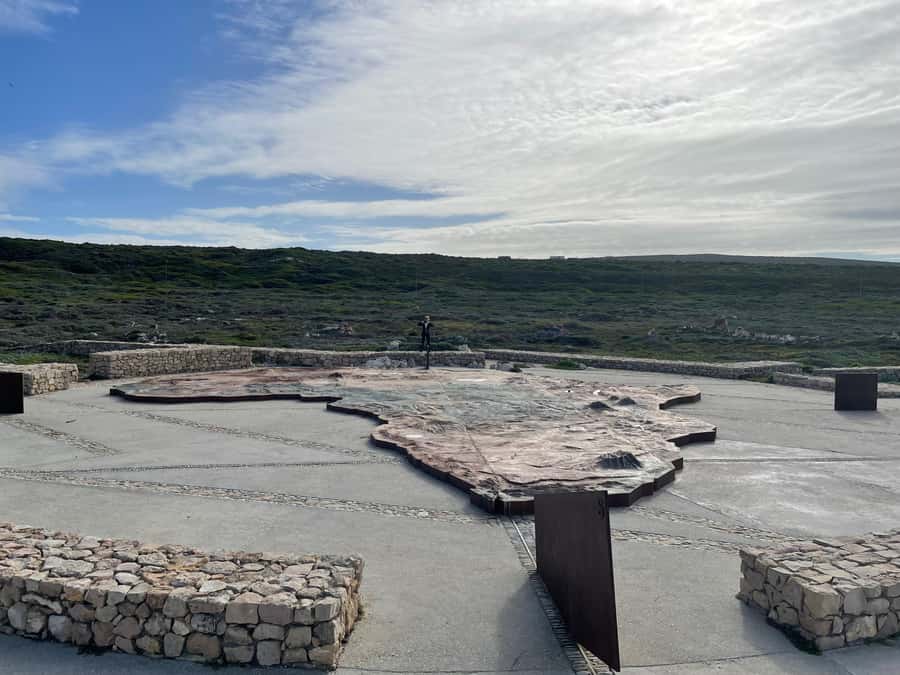 Cape Town: Cape Agulhas and Stony Point Penguin Tour - Stony Point Penguin Colony: how to make the 1 hour count