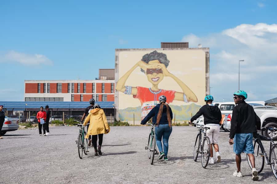 Cape Town: Cultural Bicycle Tour in Khayelitsha Township - City Centre and street art: the fastest way to learn what you’re looking at