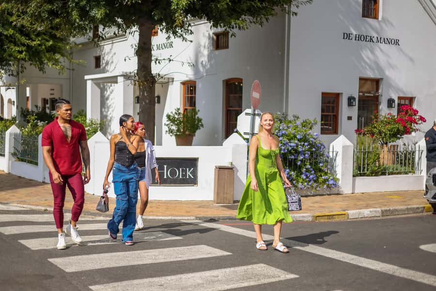 Cape Town: Full-Day Wine Tasting Tour with Wine Tram - Stellenbosch and Franschhoek, with a wine tram in the middle