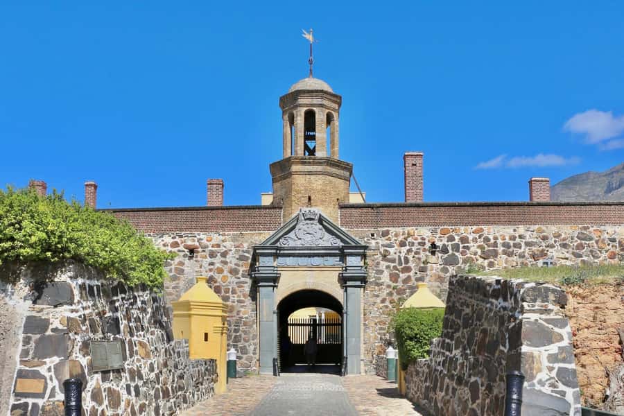 Cape Town: Guided Half-Day City Tour with Table Mountain - Table Mountain Finale: Cable Car or Table View