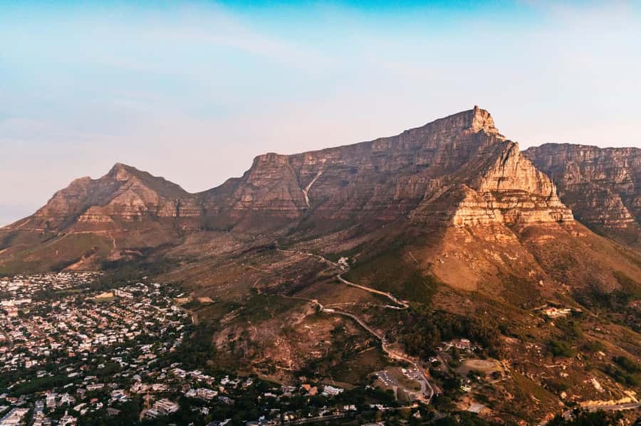 Cape Town: Guided Lion's Head Hike at Sunrise or Sunset - What the guide actually does (not just leads the way)