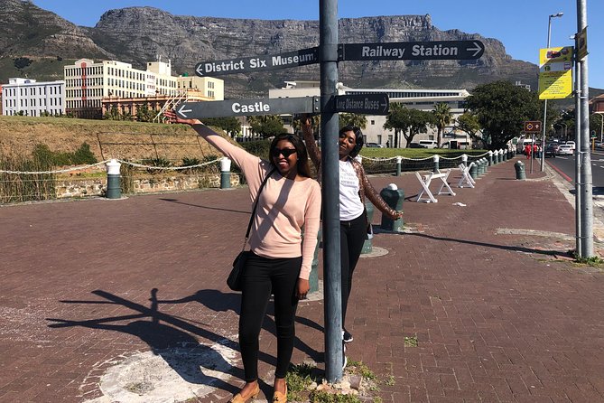 Cape Town Half Day City Tour with Table Mountain ticket - Bo-Kaap: colorful houses, photos, and Malay flavors