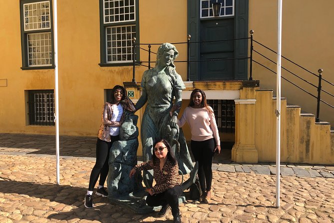 Cape Town Half Day City Tour with Table Mountain ticket - Table Mountain by cable car: the view, the guidance, and the wait you should accept