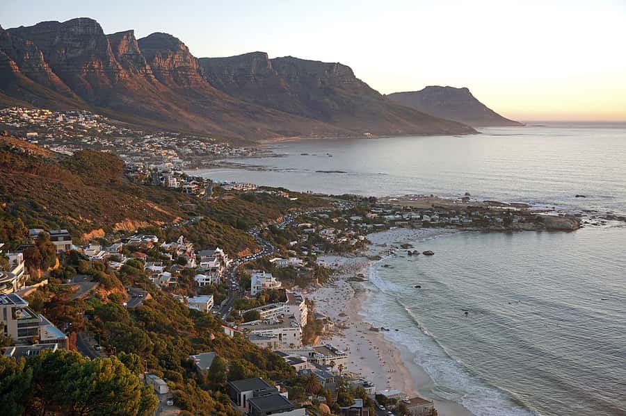 Cape Town: Half-Day Guided City Sightseeing Tour by Bus - City Center Pass-Through: Getting Oriented Under Table Mountain