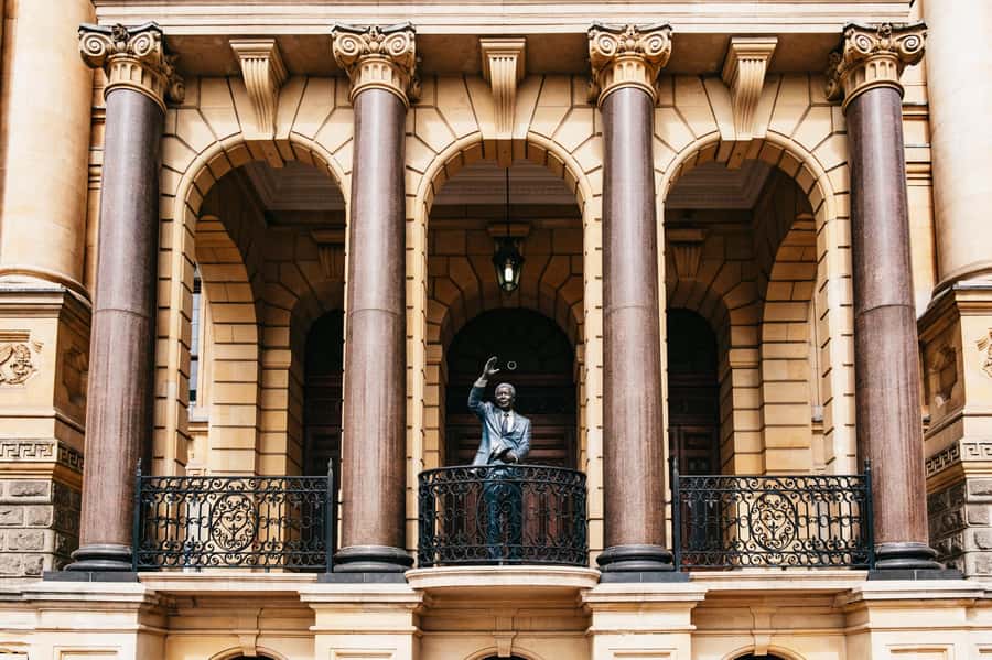 Cape Town: Half-Day Walking City Tour and African Lunch - Walking Past Parliament, Slave Lodge Area, Company Gardens, and Cathedral Streets