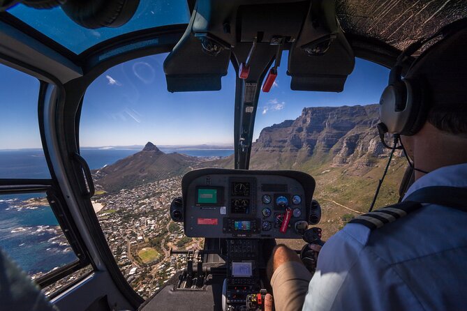 Cape Town Helicopter Tour: City Hopper - Robben Island and Green Point from the Air