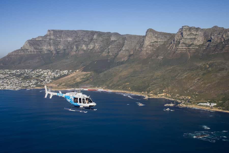 Cape Town: Hopper Helicopter Flight - Table Mountain and Robben Island, the skyline combo
