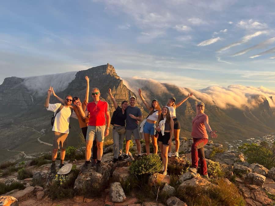 Cape Town: Lion's Head Sunrise or Sunset Guided Hike - Stop by stop: what you’re doing on the mountain