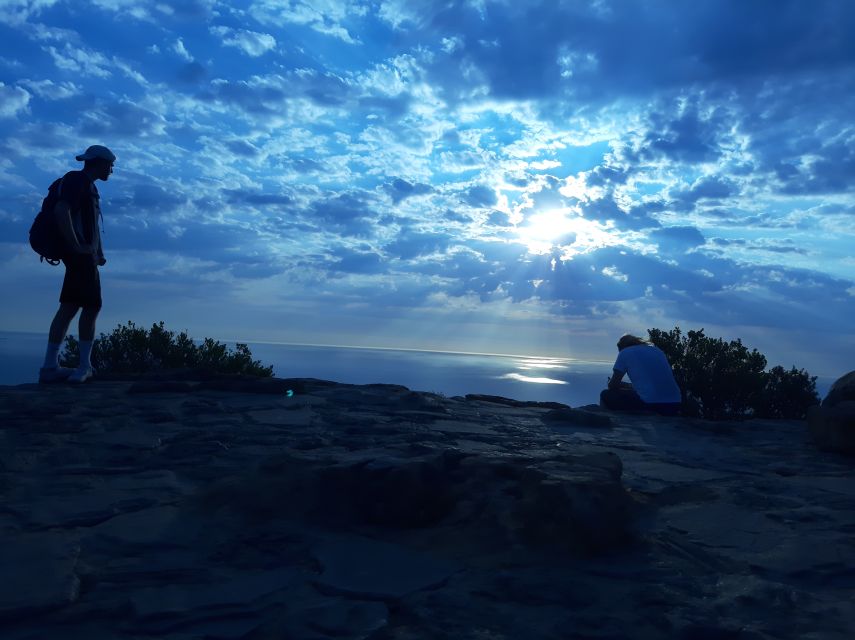 Cape Town: Lion's Head Sunrise with coffee or Sunset Hike - What your guide should do for you on this hike