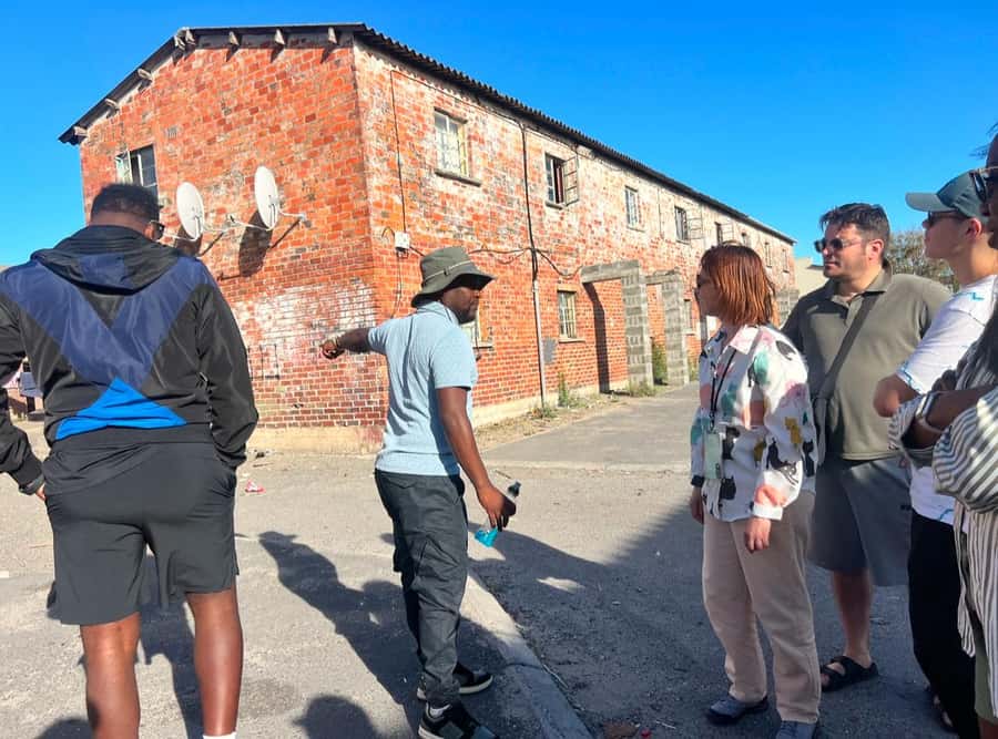 Cape Town: Local street food tour - Pap and chakalaka, street braai, and ginger beer juice