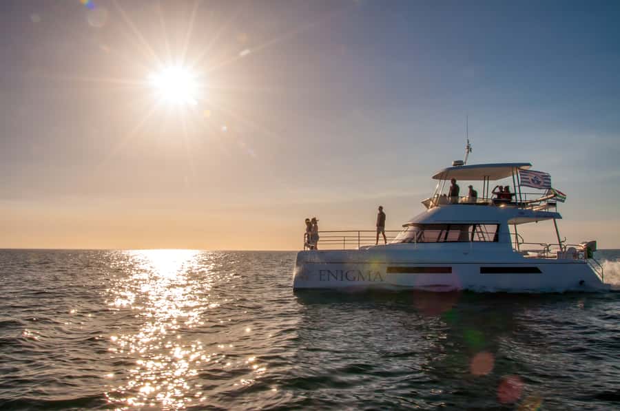 Cape Town: Morning Cruise with Prosecco - Cruising Toward Table Mountain in the Early Morning Light