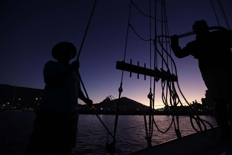 Cape Town: New Year's Eve Fireworks Cruise - Champagne, snacks, and the cash bar: value math that actually helps