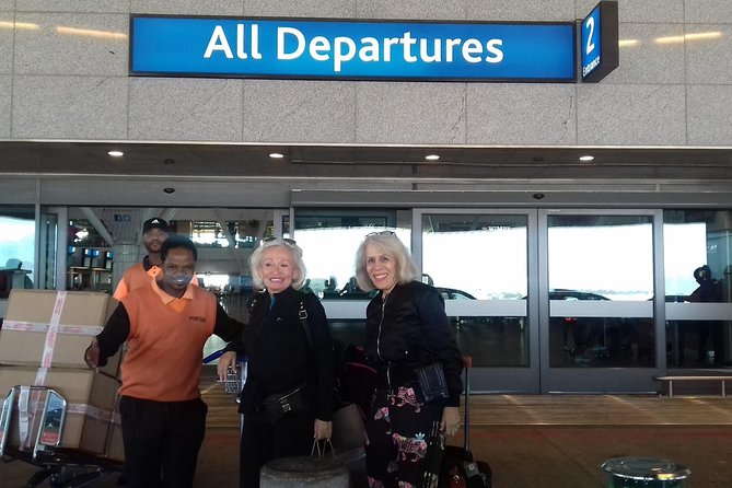 Cape Town Private Airport Transfer - How the Driver Meet-and-Greet Actually Gets You Moving