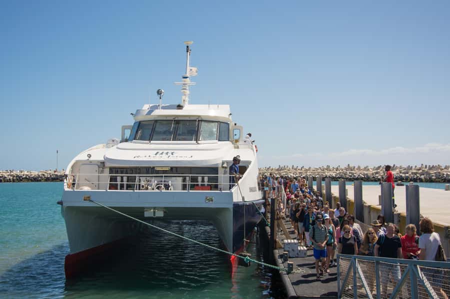 Cape Town: Robben Island Boat Trip & Museum Tour Ticket - Getting to the Nelson Mandela Gateway and lining up fast