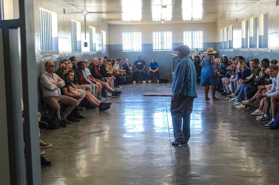 Cape Town: Robben Island ferry ticket plus Guided Tour - Museum route: leprosy graveyard and Lime Quarry stops