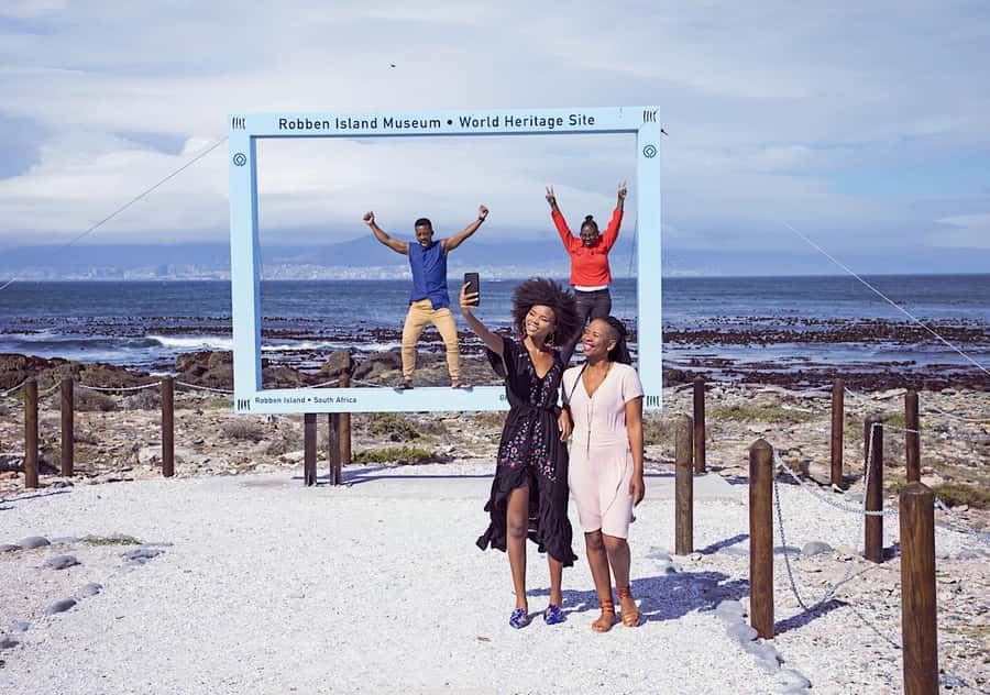 Cape Town: Robben Island & Table Mountain w/Hotel Transfer - Lunch, then Bo-Kaap: color and quick street-level Cape Town