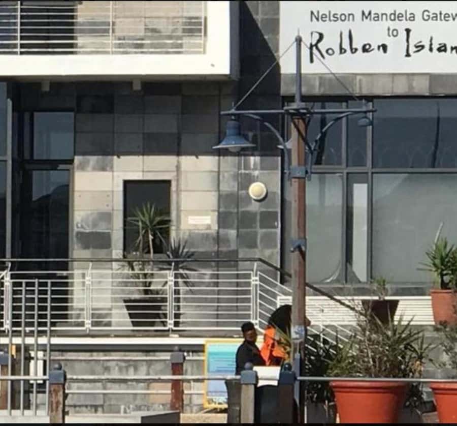 Cape Town: Robben Island Tour Including all Entry Tickets. - Robben Island guided tour: Mandela’s cell is the emotional anchor