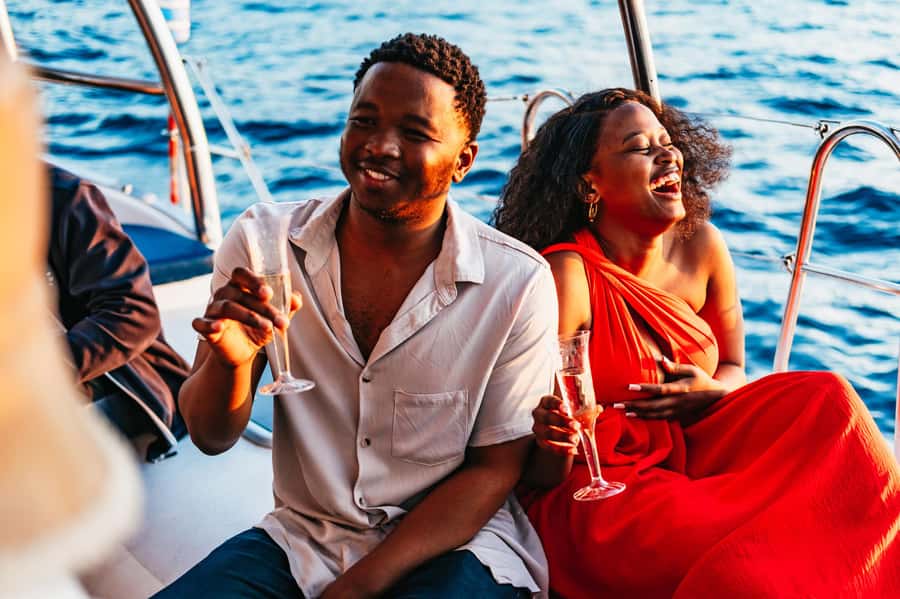 Cape Town: Sunset Catamaran Cruise on Table Bay with Bubbles - Drinks and service: what you actually get