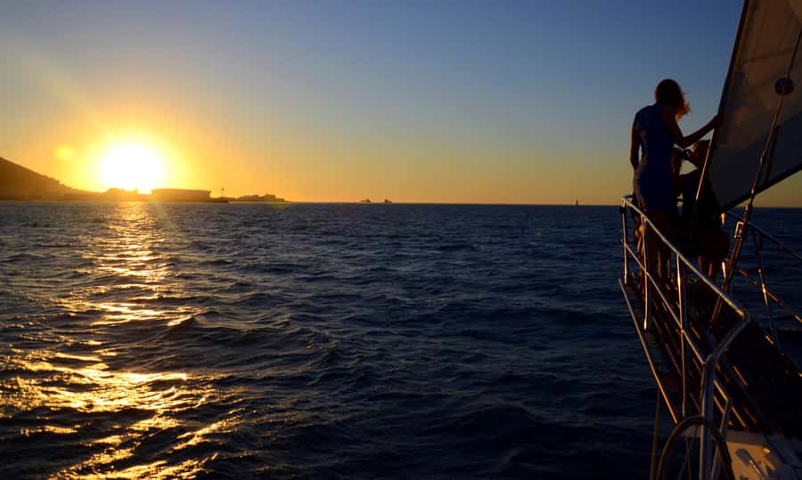 Cape Town: Sunset Champagne Cruise - Seats, photos, and how to get the best view