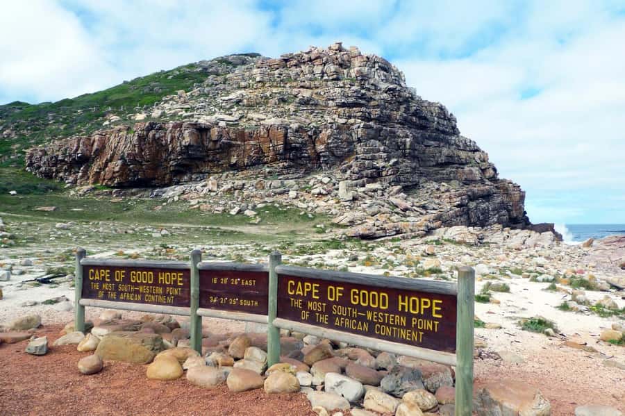 Cape Town: Table Mountain & Cape of Good Hope Full-Day Tour - Cape of Good Hope: Sign Photos, Shoreline Time, and Sails-Route Energy