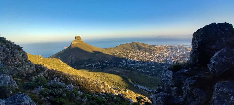 Cape Town: Table Mountain Hike via India Venster Morning - The contour path at 480 meters: views start, legs settle
