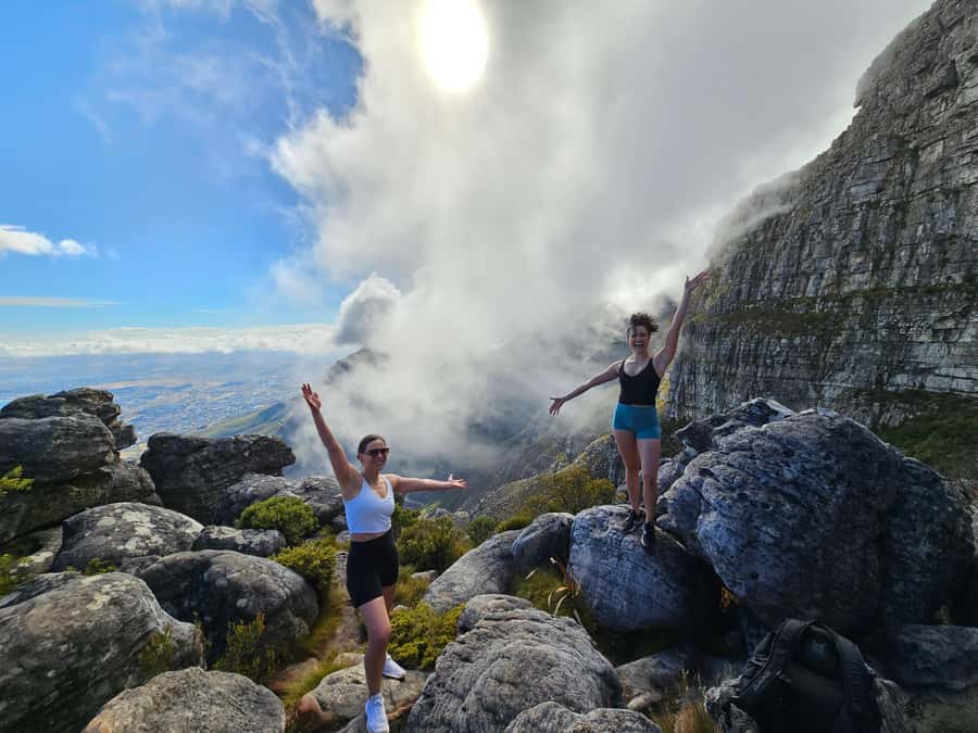 Cape Town: Table Mountain Hike with an Expert Guide - Coffee, tea, and rusks during breaks (optional)