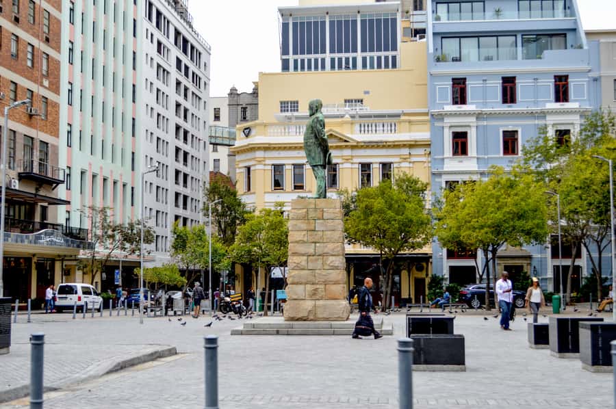 Cape Town Uncovered : Half-Day City Tour and Table Mountain - Bo-Kaap: Colorful Houses, Stories, and a Short Walk You Shouldn’t Skip