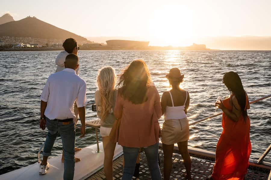 Cape Town: V&A Waterfront Gin Voyage Cruise - A 1-Hour Cape Town Gin and Tonic Cruise From V&A Waterfront