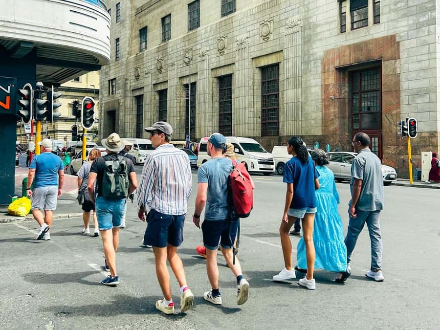 Cape Town Walking Tour: Bo-Kaap & City Highlights - Your Guide, the Languages, and How to Get the Best Conversation