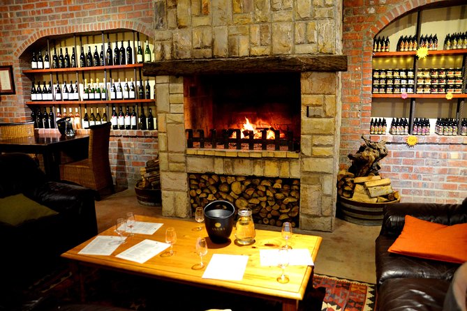 Cape Winelands group tour - Stop 1: Paarl, mountains first, then wine and cheese