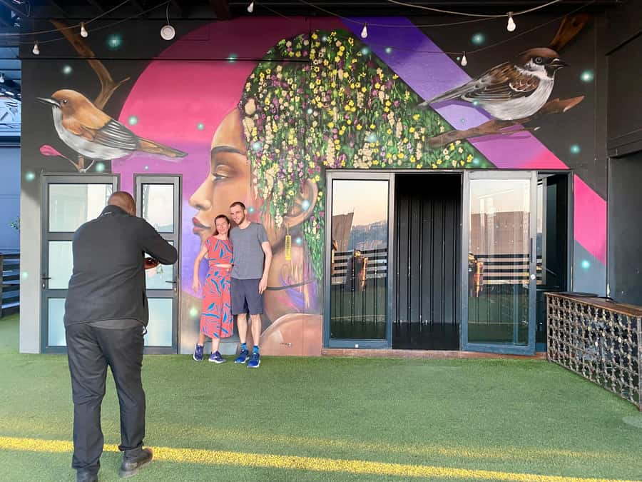 Colours of Johannesburg: A Graffiti & Street Art Tour - The secret stop: a quick break for shopping and street-level finds
