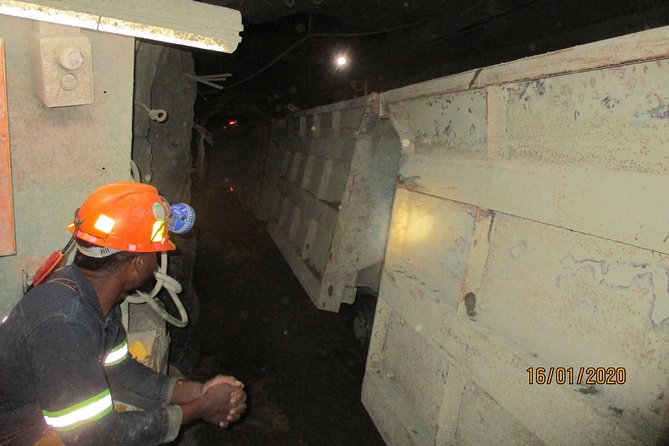 Cullinan Diamond Mine Tour - Surface Mine Tour walkthrough: DVD, tunnel model, shaft, hoist, Big Hole