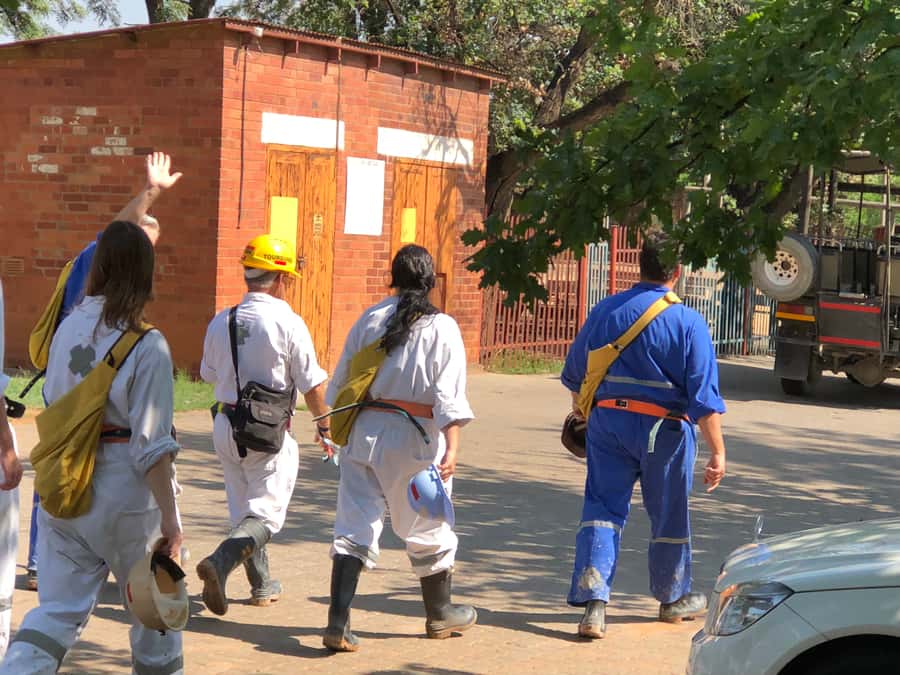 Cullinan Diamond Mine Tour - The Cullinan diamond market stop: a shopping bonus, not just sightseeing