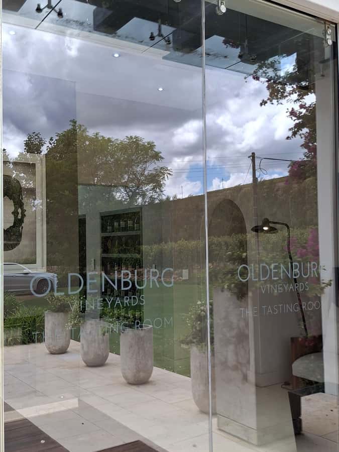 CUSTOMISED PRIVATE WINE TOUR WITH LUNCH - CAPE TOWN - Lunch choices: fine dining or light bites, booked around winery availability