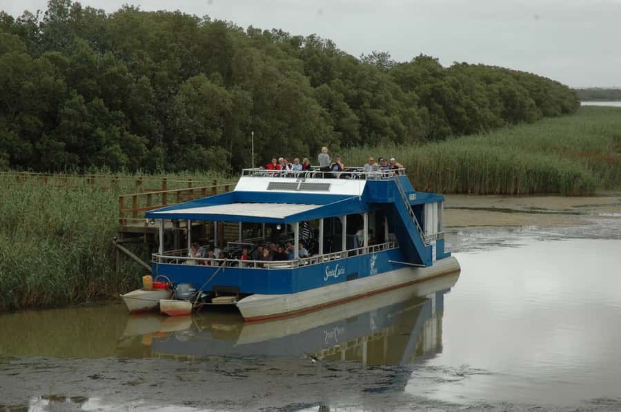 Durban: Hluhluwe Imfolozi Safari & iSimangaliso Tour - The Hilltop Camp restaurant stop: good break, plan for payment
