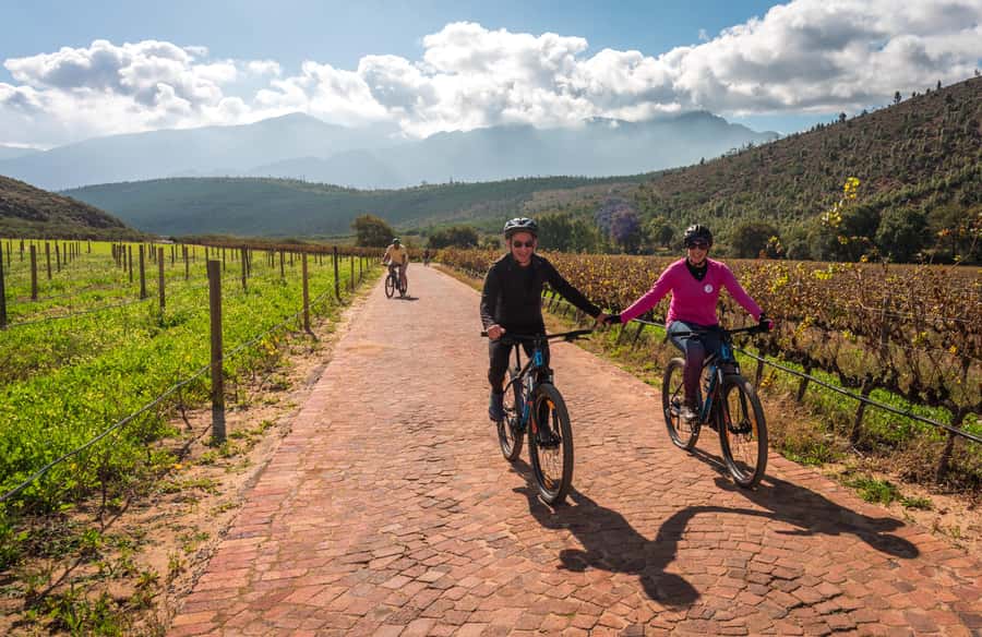 Franschhoek: Private E-bike Ride & Wine Experience - Mont Rochelle Country Kitchen lunch: when a break improves the tasting