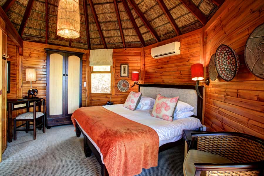 From Cape Town: 2-Day Safari at Garden Route Game Lodge - Food and timing: what included meals feel like in real life