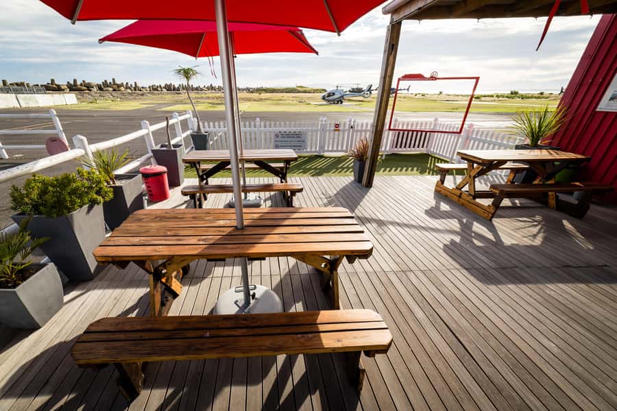 From Cape Town: Cape Peninsula Scenic Helicopter Flight - From V&A Waterfront helipad to the Mother City and Table Mountain