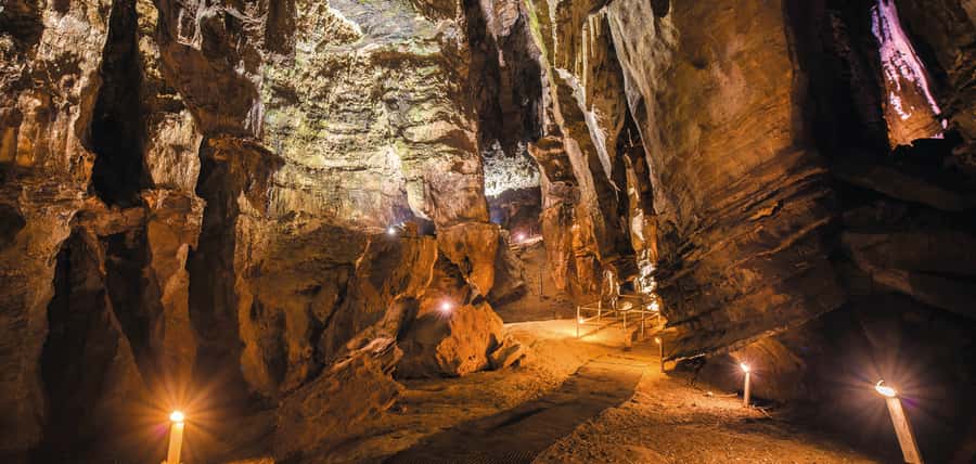 From Johannesburg: Cradle of Humankind Tour - The Sterkfontein cave experience, plus the Wonder Cave connection