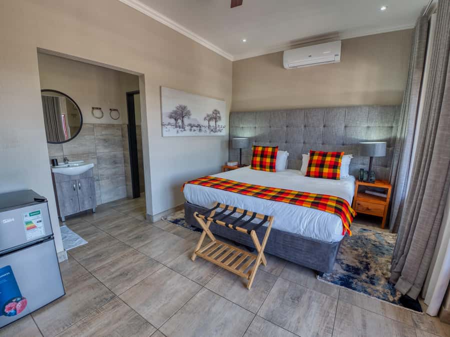 From Johannesburg: Kruger National Park 3-Day Safari - Watering hole viewing for hippos, crocodiles, and water birds